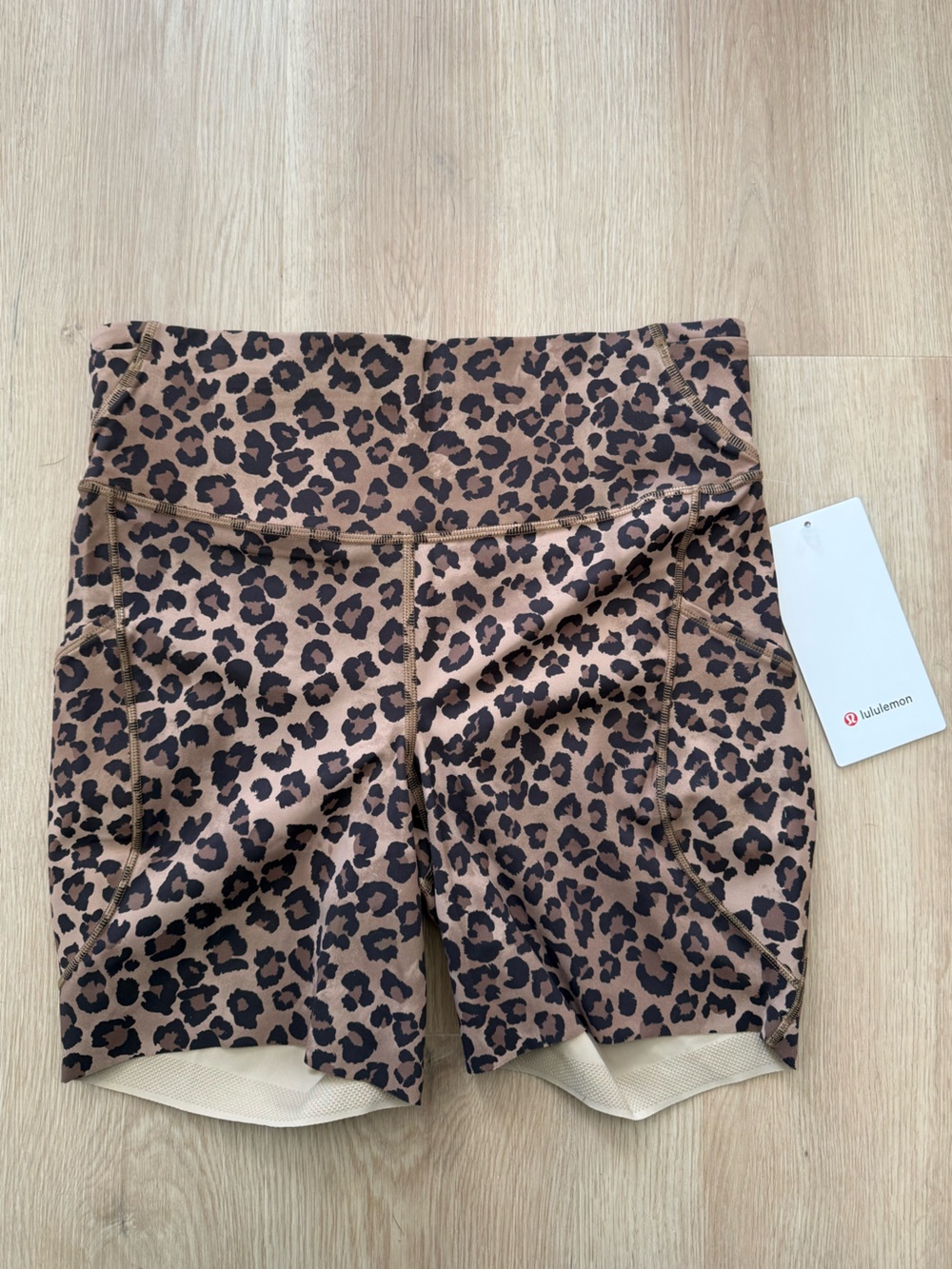 NWT lululemon Leopard Fast and Free High-Rise 6” Bike Shorts — size 10